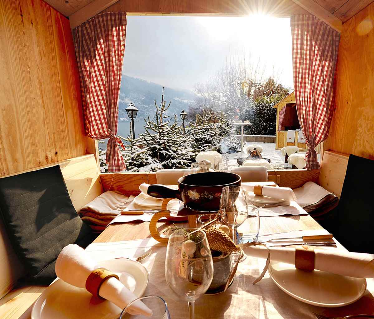 Saunaboot Hotel Kastanienbaum – das Sauna Erlebnis mitten auf dem Vierwaldstättersee Saunaboot Hotel Kastanienbaum - das Sauna Erlebnis mitten auf dem Vierwaldstättersee